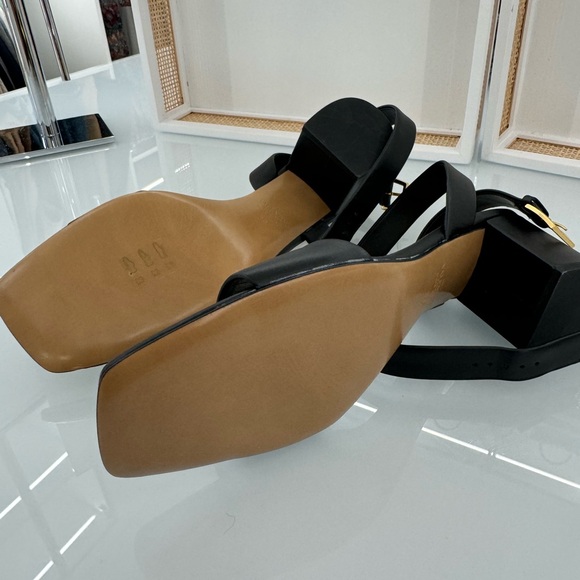 Valentino Brand New!!! Never worn Sandals - Picture 3 of 3